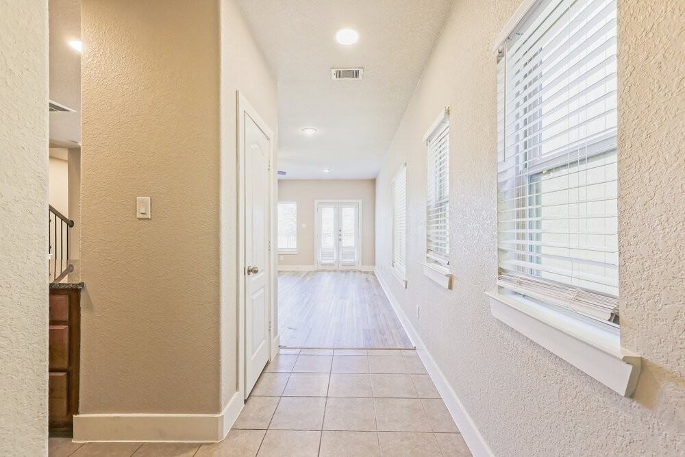1923 Jara Ct - Photo 5 of 17