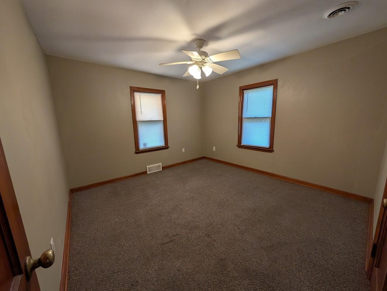 3146 Se Wisconsin Ave #1 - Photo 4 of 14
