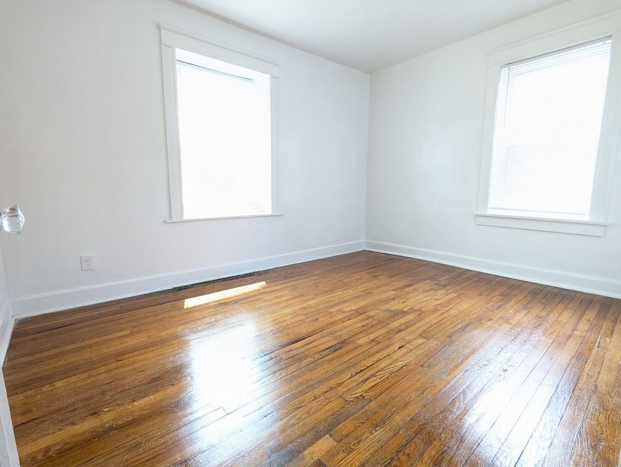 2152 Geyer Ave - Photo 3 of 15