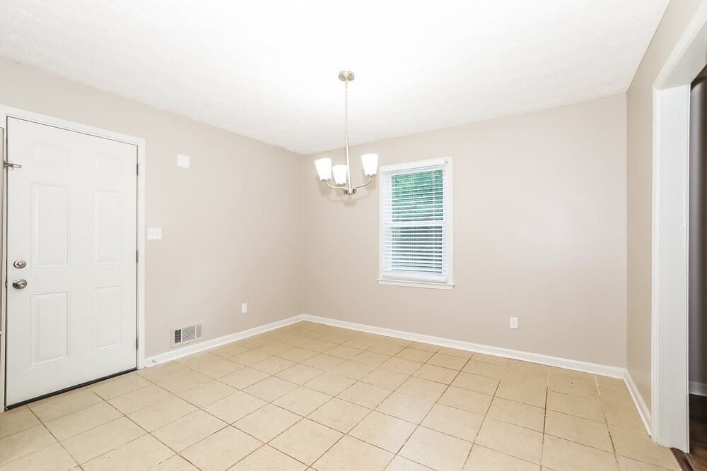 3872 Cloudland Dr - Photo 6 of 17