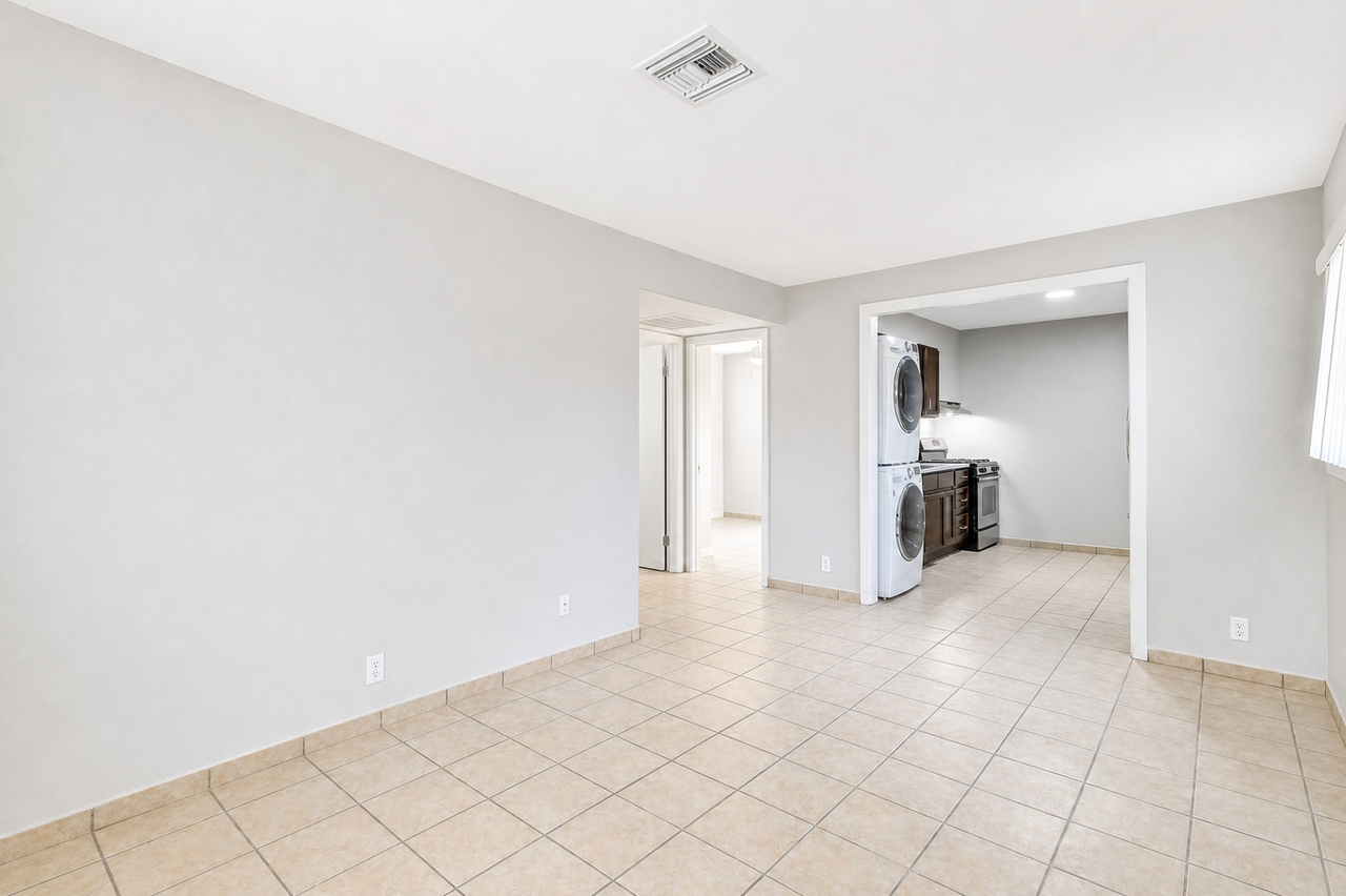 5206 West Ocotillo RoadUnit A #A - Photo 5 of 8