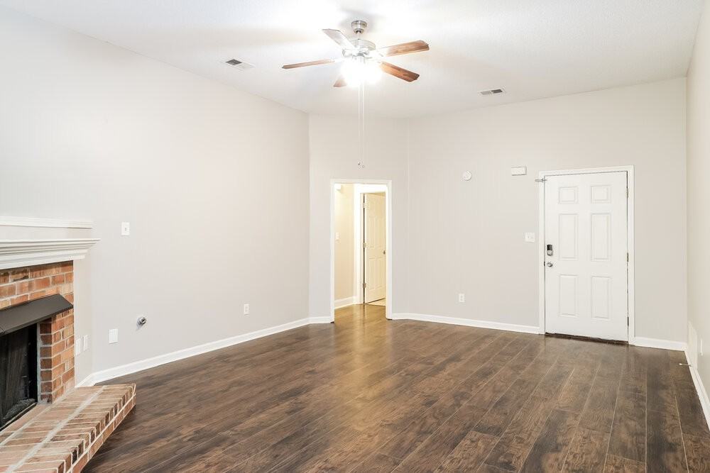 5521 Milton Ridge Dr - Photo 4 of 17