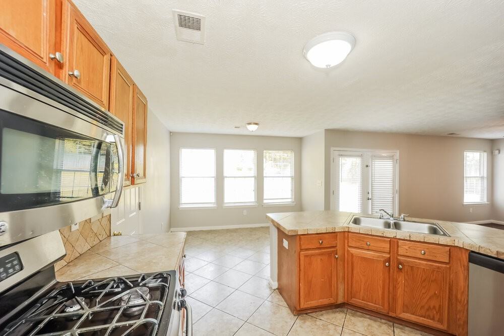 375 Birchmere Close Sw - Photo 7 of 17