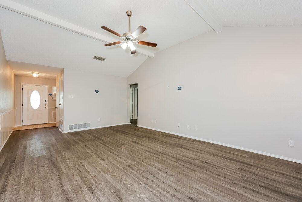 1104 Havenbrook Dr - Photo 4 of 16