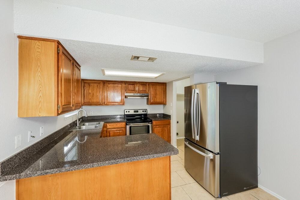 1104 Havenbrook Dr - Photo 7 of 16