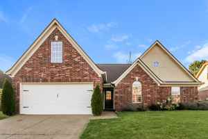 featured image of 1125 Red Fern Cir W