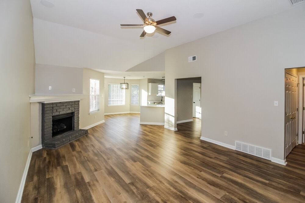 1125 Red Fern Cir W - Photo 4 of 17