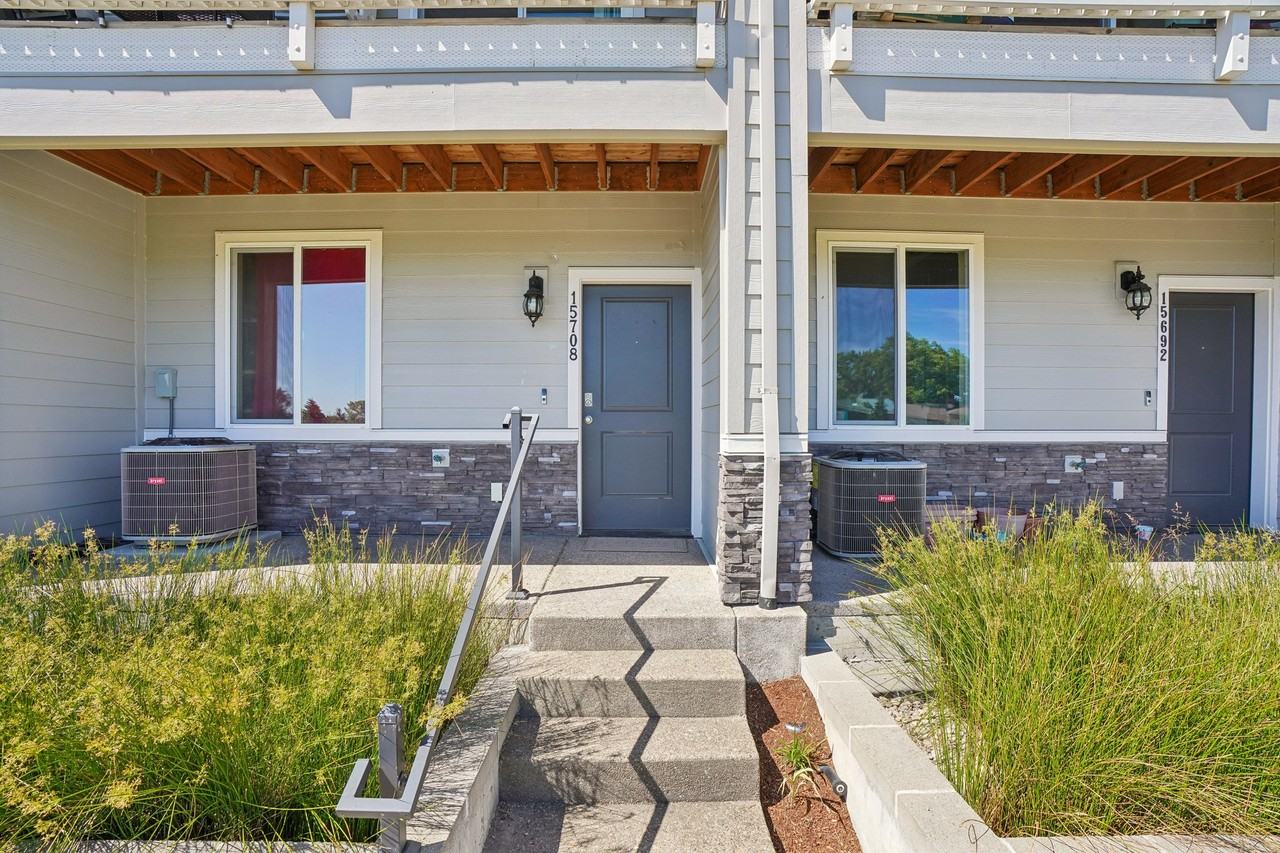 15708 Nw Blueblossom St #1 - Photo 5 of 38