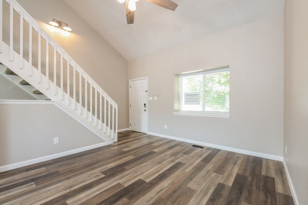 12158 Hudson Ct - Photo 6 of 18
