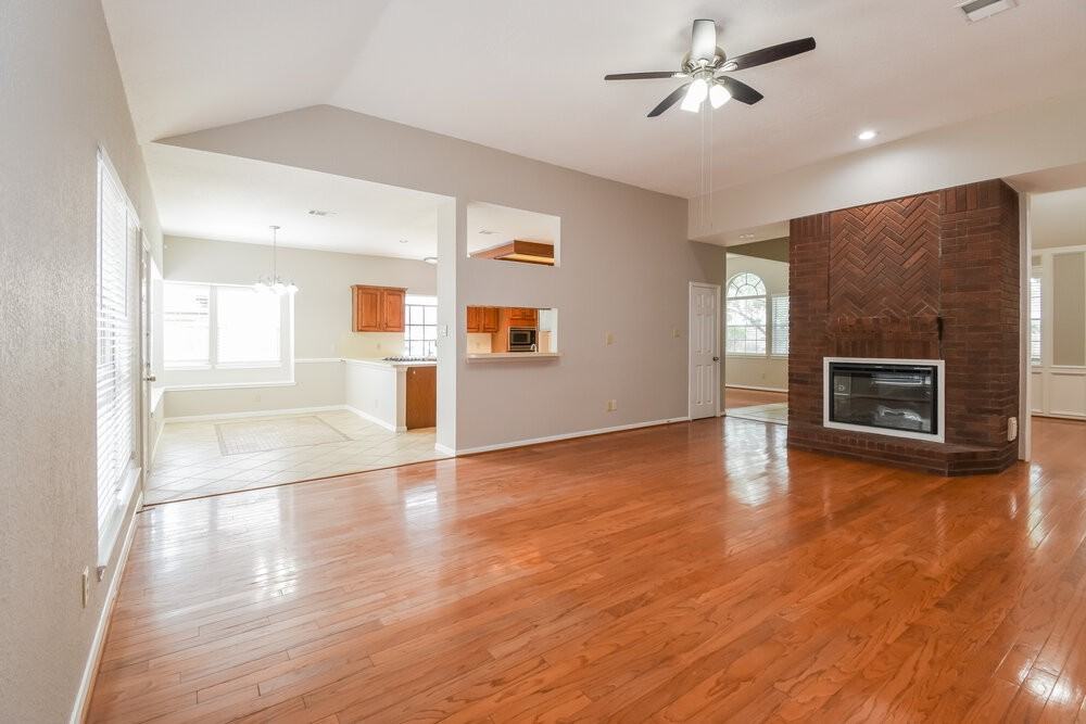2819 Calender Lake Dr - Photo 3 of 16