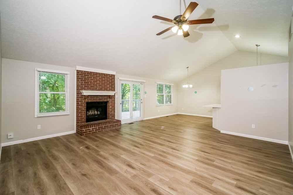 5865 Petersen Ct - Photo 5 of 16