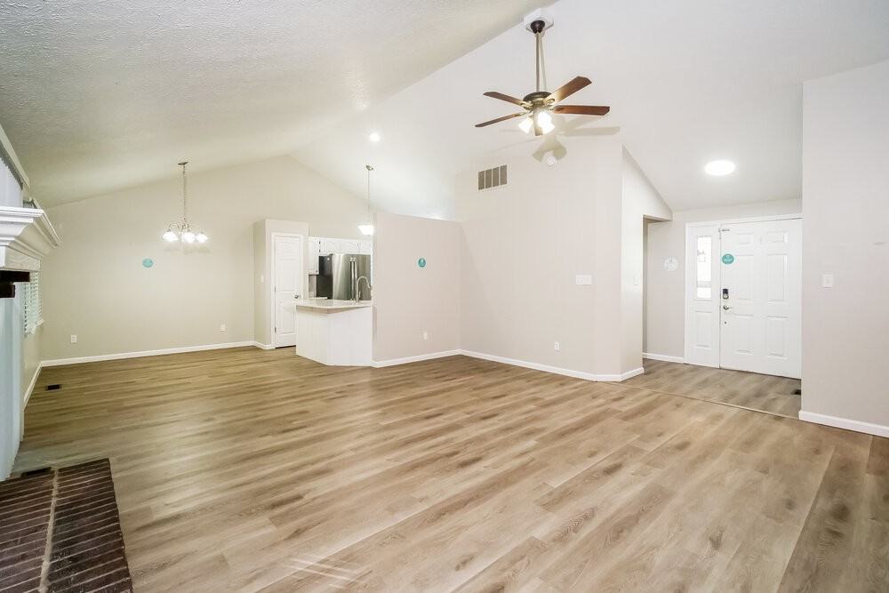 5865 Petersen Ct - Photo 6 of 16