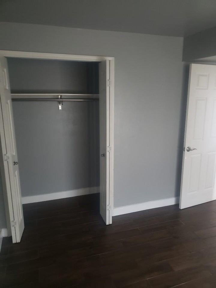 1017 N Main St #7 - Photo 6 of 12