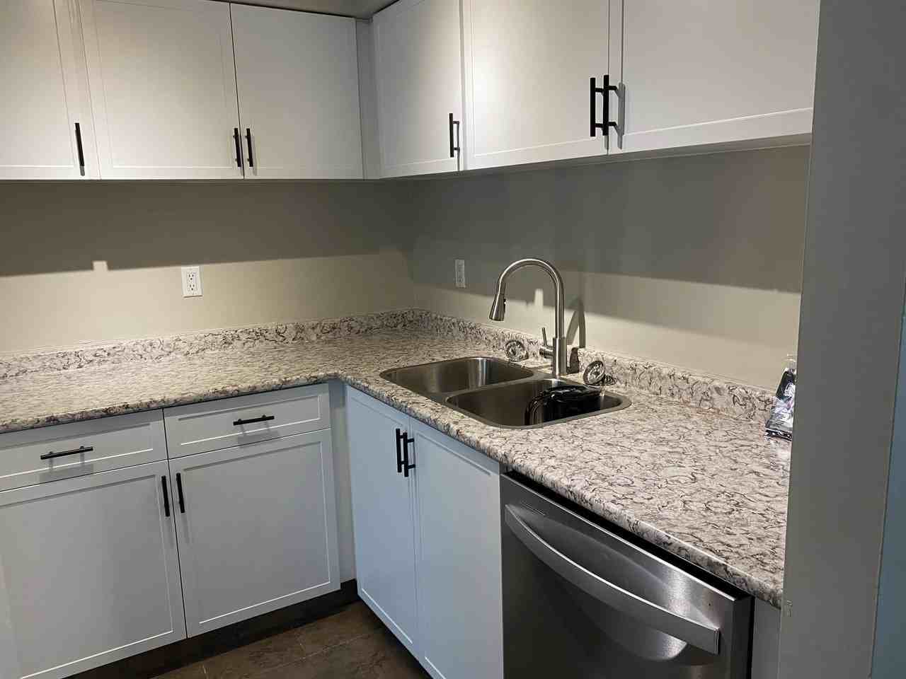 2328 Oxford Street #201 - Photo 5 of 13
