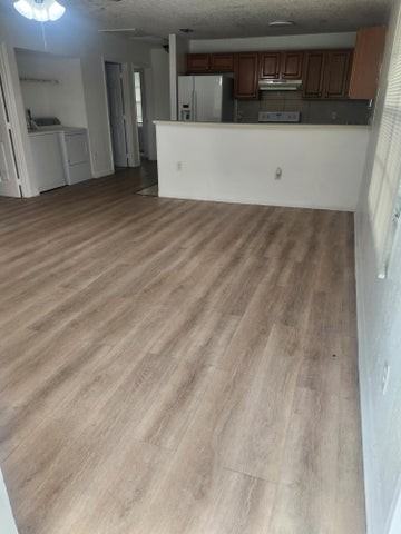 1669 West 27th Street - Photo 5 of 6