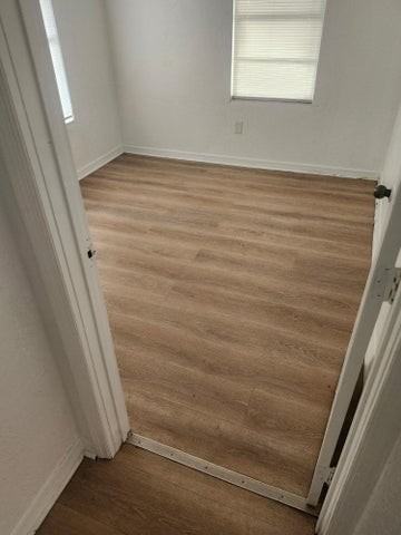 1669 West 27th Street - Photo 3 of 6