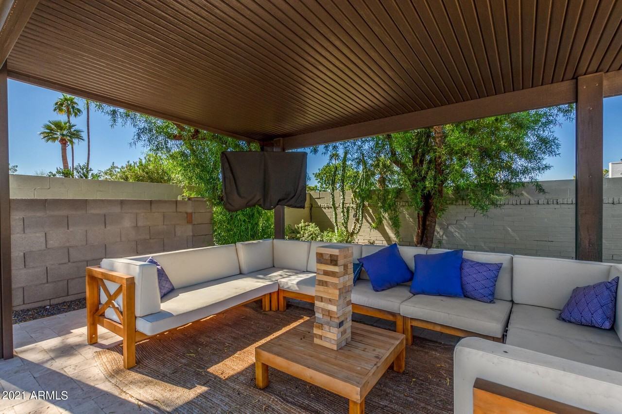 8731 E Minnezona Ave - Photo 4 of 18