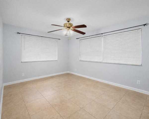 1223 West 27th Street - Photo 3 of 8