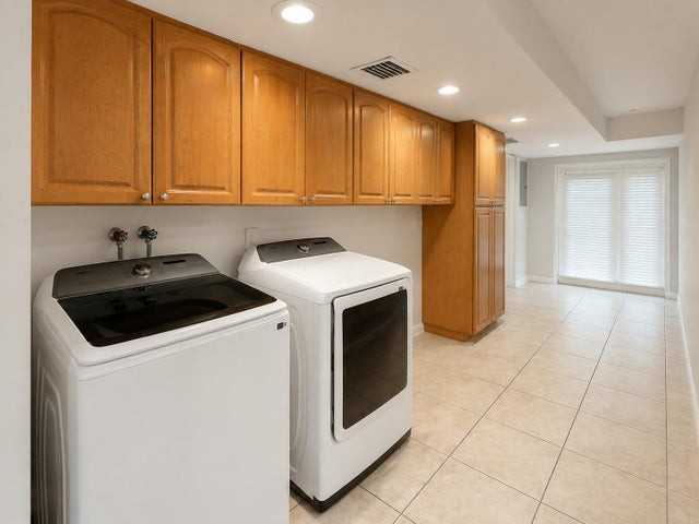 1223 West 27th Street - Photo 6 of 8