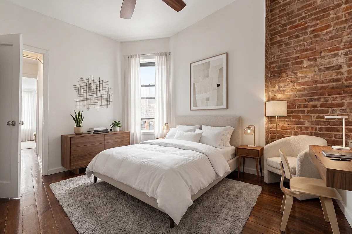 318 W 36th St #5A - Photo 2 of 4