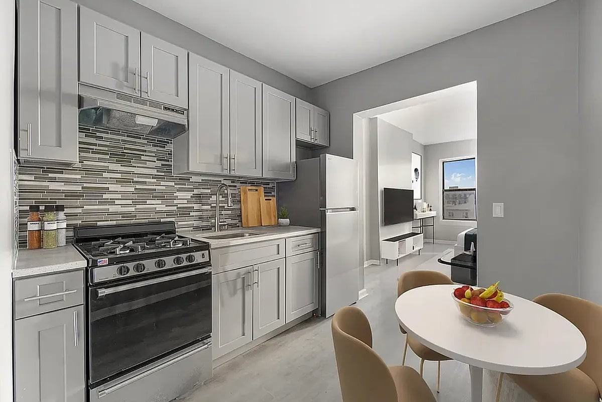 901 Dekalb Ave #1C - Photo 2 of 3