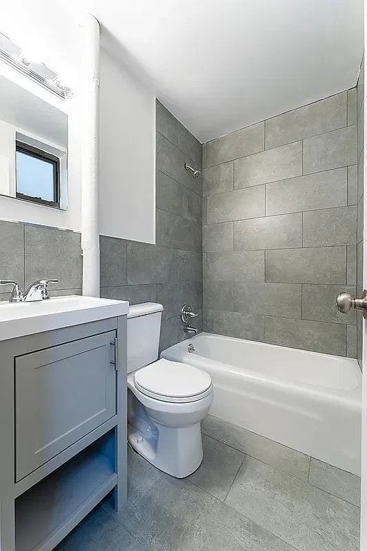 32 Cornelia St #42 - Photo 4 of 8