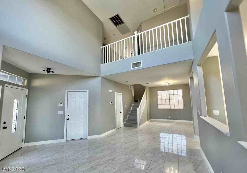 5541 Crestlock Dr - Photo 4 of 43