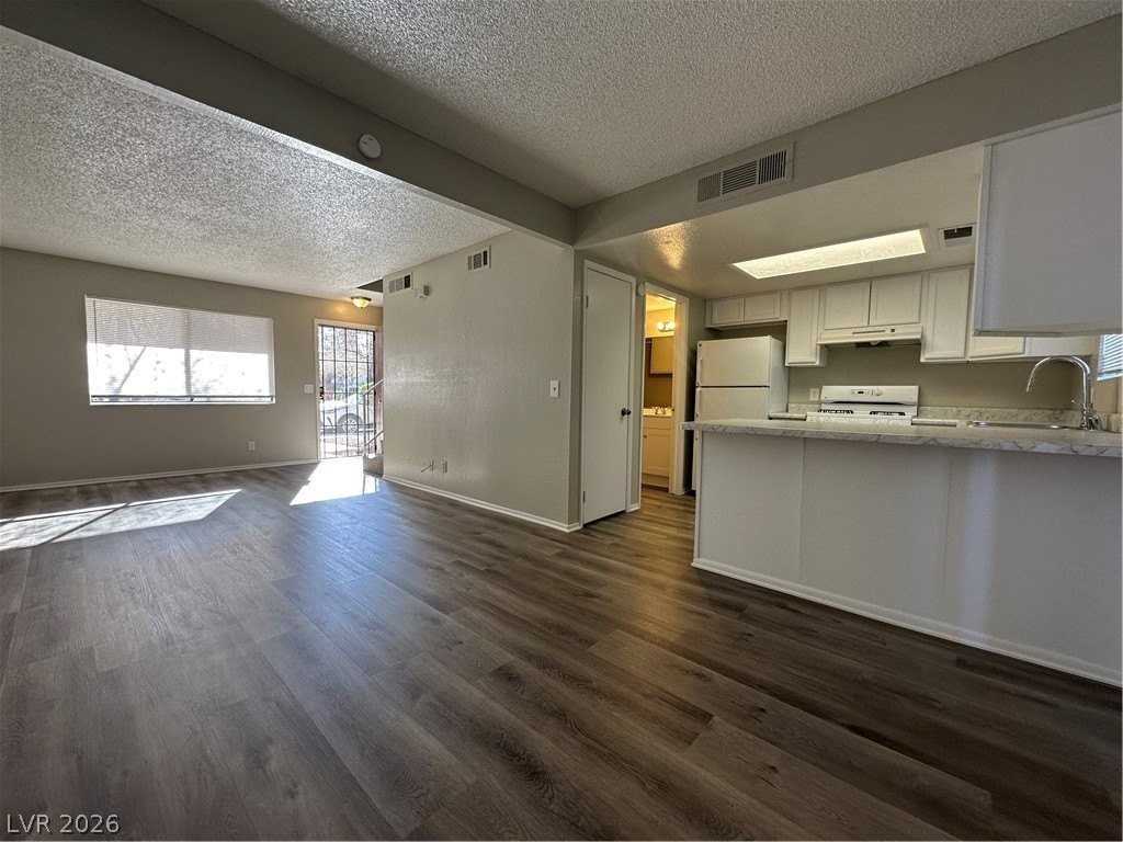 181 Bel Port Dr #184 - Photo 3 of 15