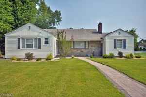 featured image of 765 W 7th St