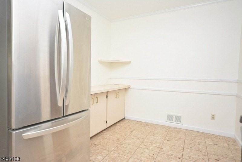 765 W 7th St - Photo 6 of 19