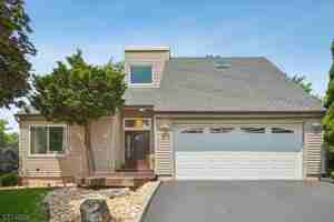 featured image of 16 Longfield Dr
