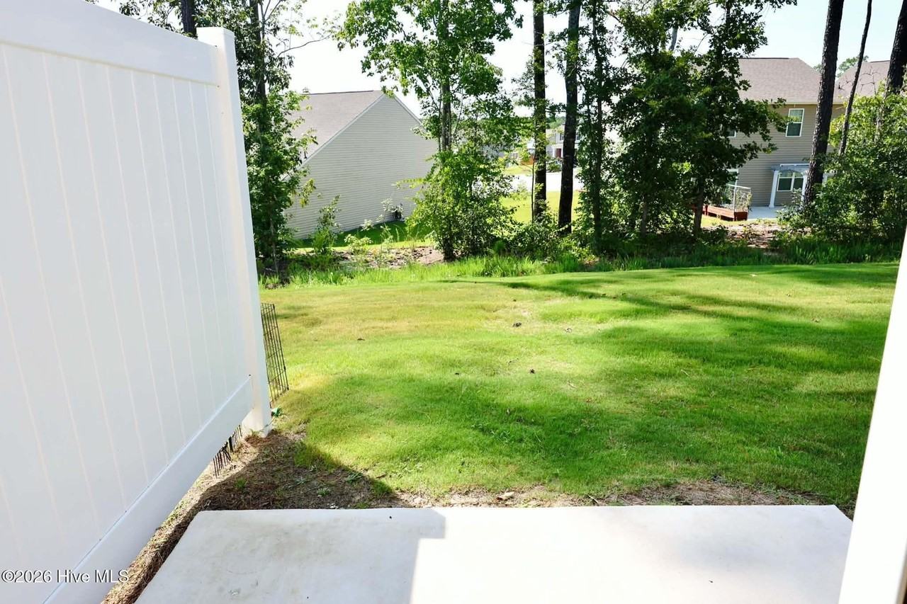 2109 Gracie Ln - Photo 7 of 35