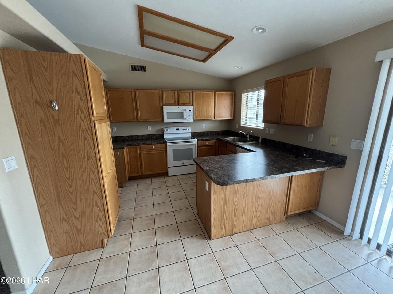 1990 Park Terrace Pl - Photo 5 of 29