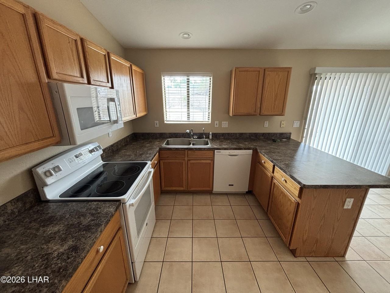 1990 Park Terrace Pl - Photo 7 of 29