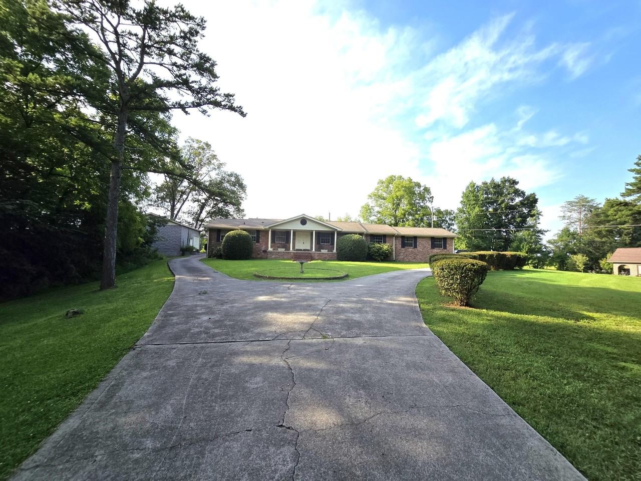 6213 Strawberry Plains Pike - Photo 2 of 30