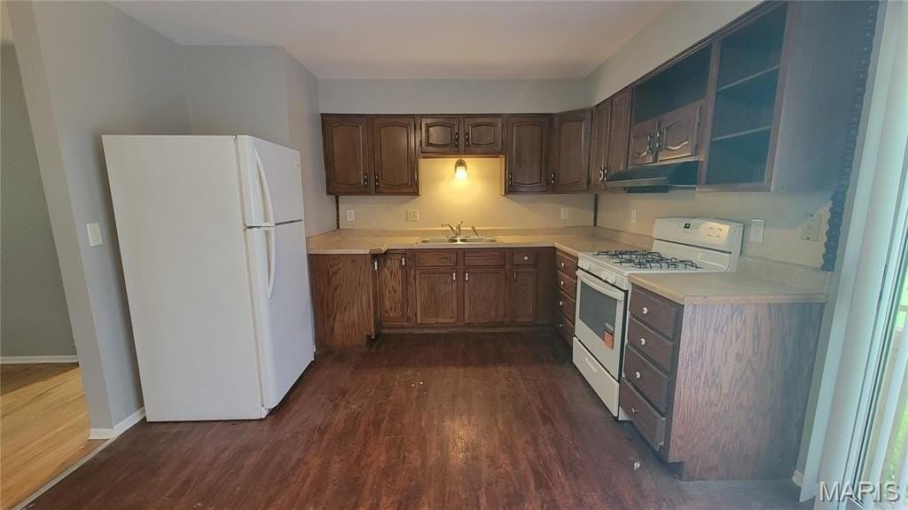 800 Laredo Ave - Photo 6 of 15