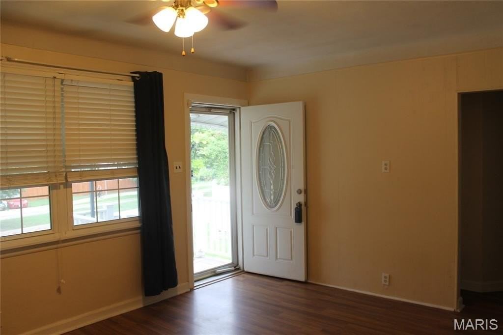 3818 Wabash Ave - Photo 3 of 13
