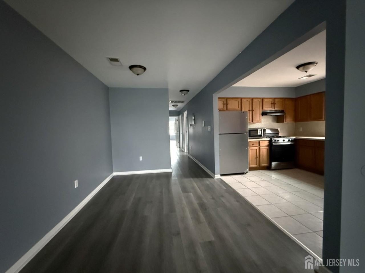 35 Tillinghast St - Photo 3 of 12