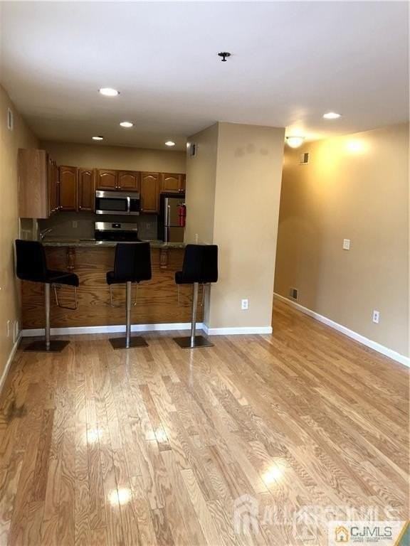 253 9th St #C - Photo 3 of 12
