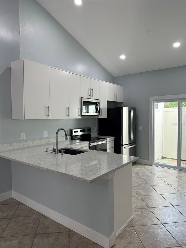 7357 Spring Villas Cir - Photo 6 of 22