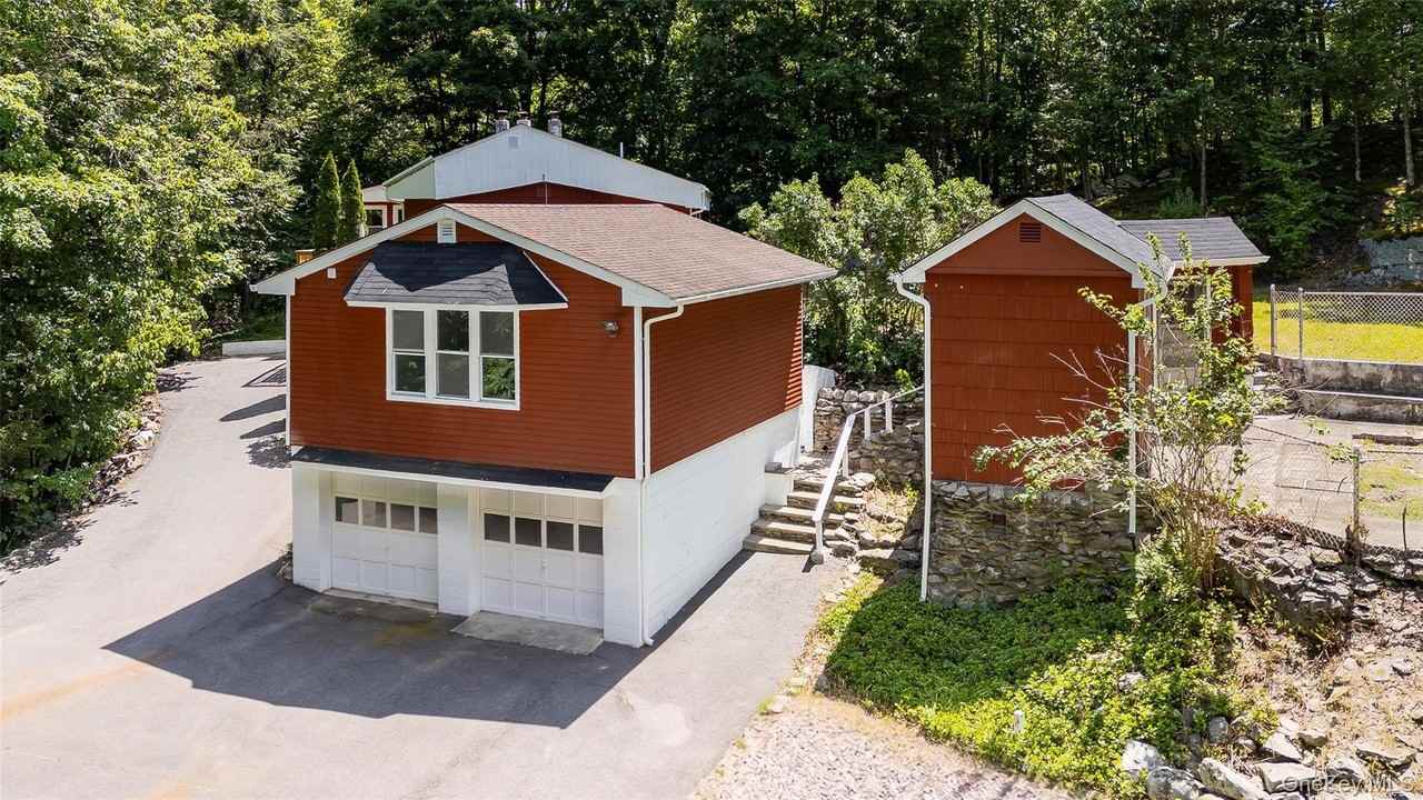 219 Benedict Rd - Photo 2 of 50