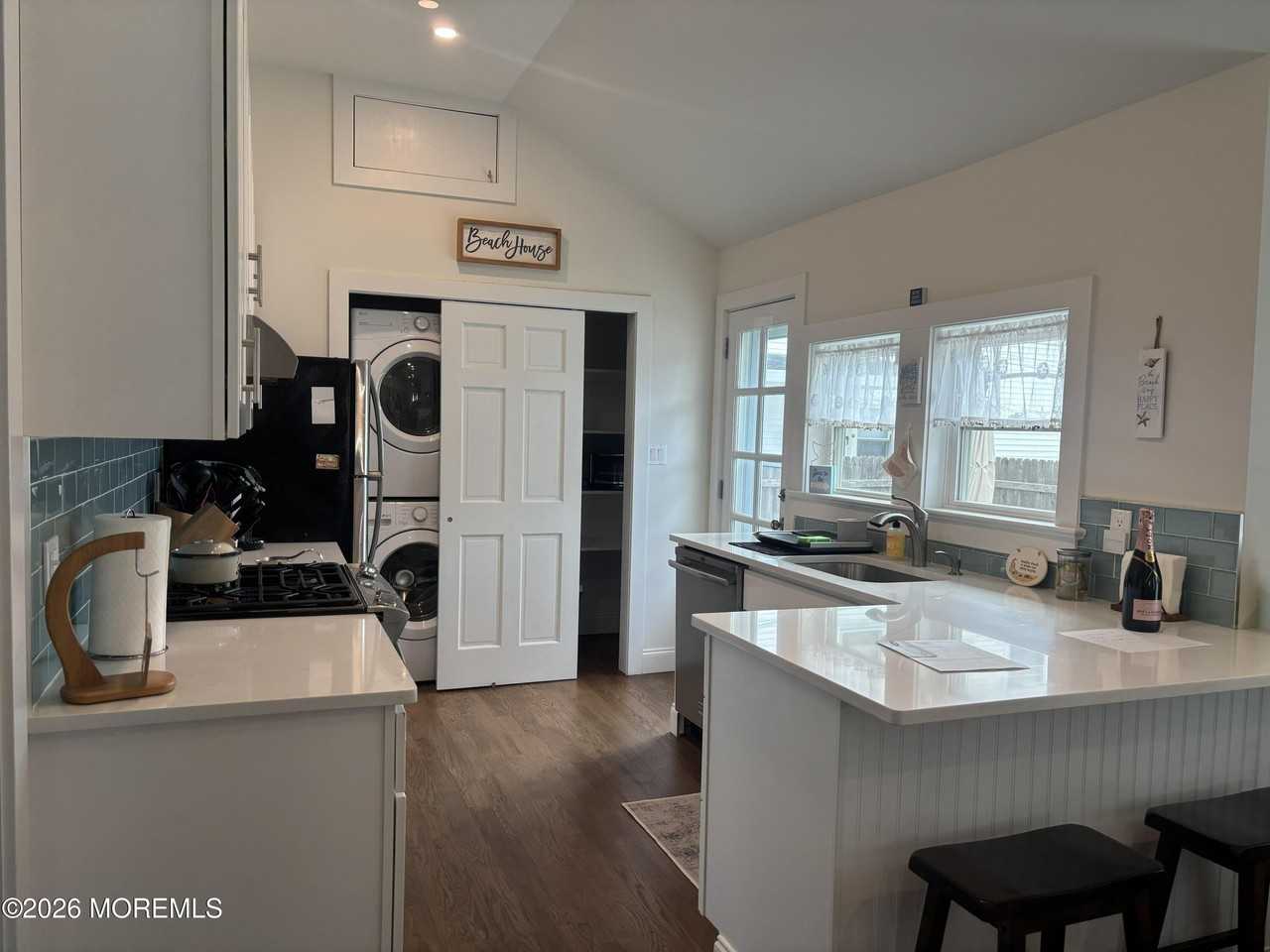606 Hammond Ave - Photo 3 of 16