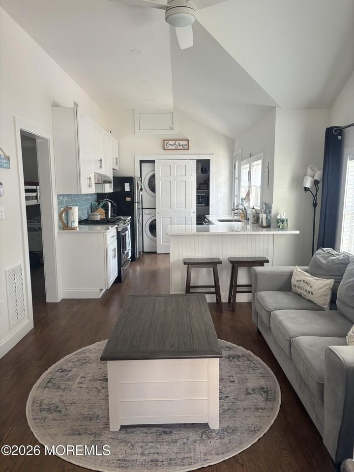 606 Hammond Ave - Photo 7 of 16