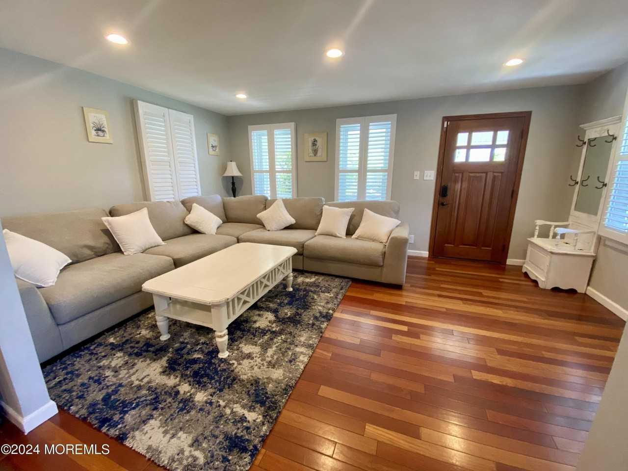 510 Garfield Ave - Photo 5 of 43