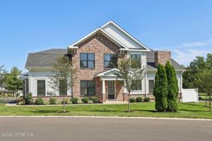 featured image of 2 Dogleg Ln