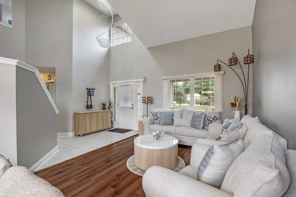 836 Tallgrass Dr - Photo 5 of 35