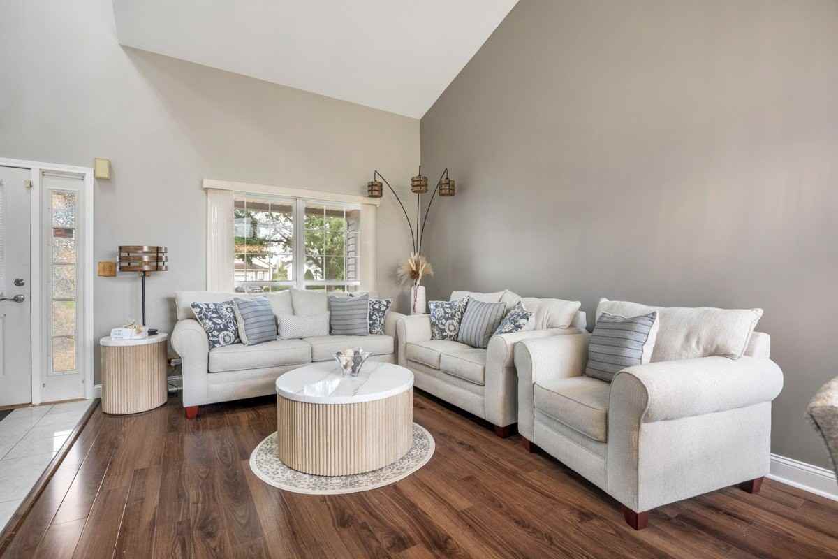836 Tallgrass Dr - Photo 6 of 35