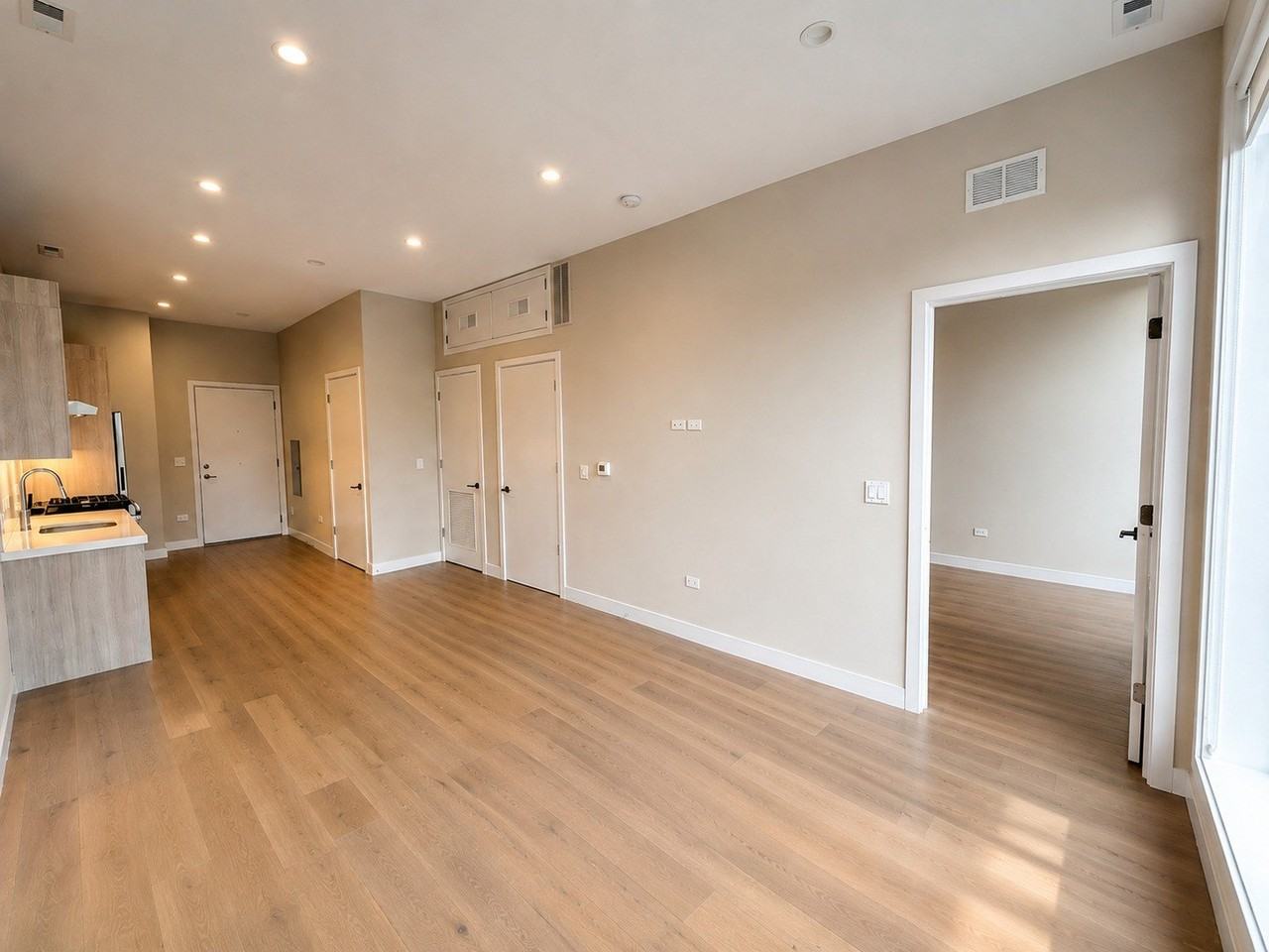 3757 N Sheffield Ave #408 - Photo 6 of 21