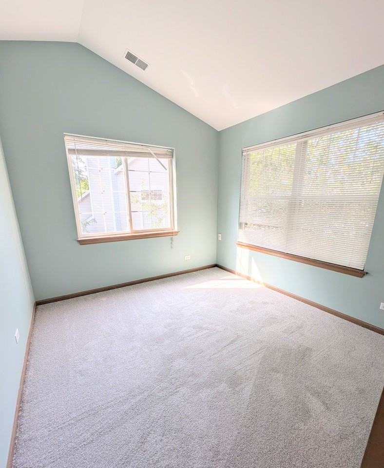 3055 Kentshire Cir - Photo 7 of 8