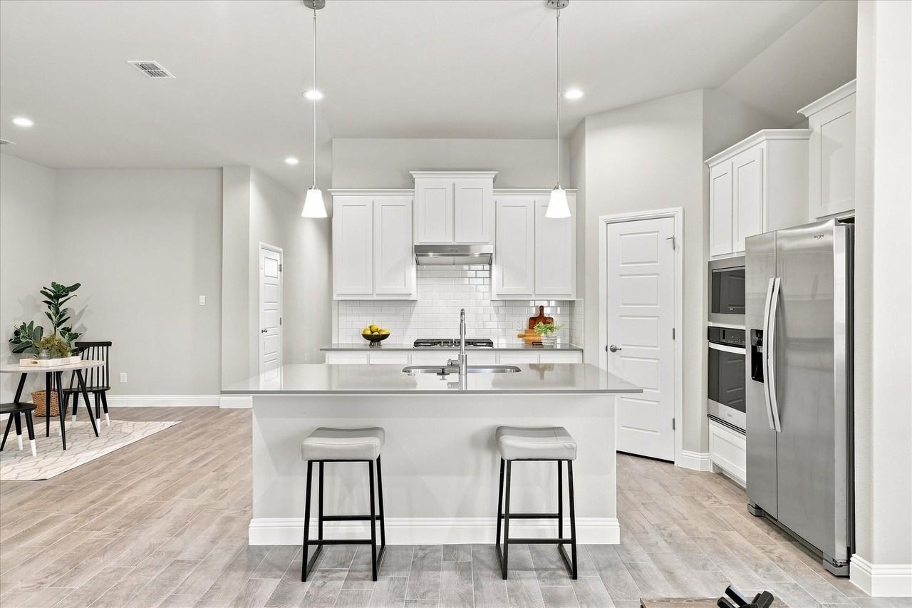 2704 Starling St - Photo 3 of 38